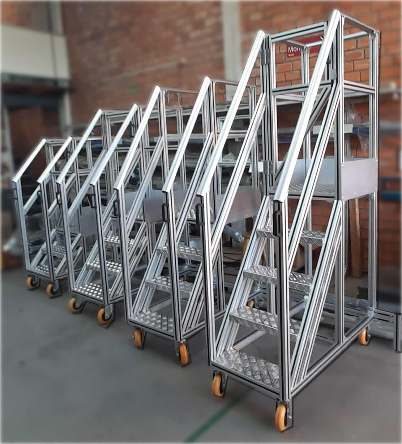 Escadas customizadas em aluminio